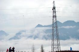 開(kāi)展線路防雷技改 保電網(wǎng)夏季安全