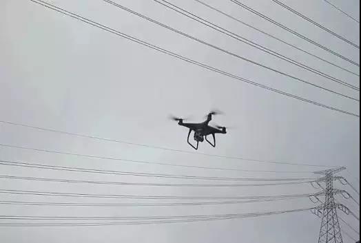 聽(tīng)說(shuō)最近輸電線路和鐵塔“火”啦！