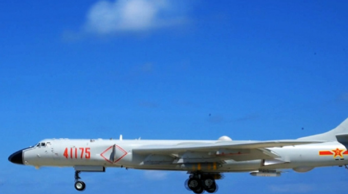 中國(guó)轟6K轟炸機(jī)首次起降南海島礁南海成為美國(guó)的“萬能借口”