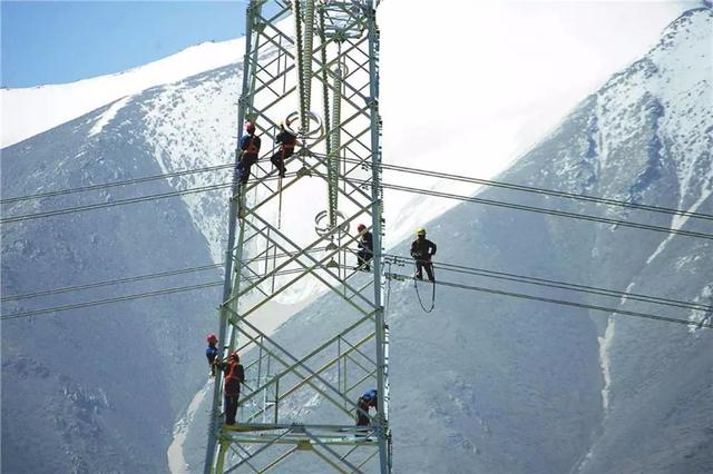 極限挑戰(zhàn)！這條“電力天路”正式投入運營