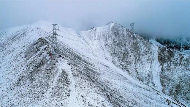 極限挑戰(zhàn)！這條“電力天路”正式投入運營